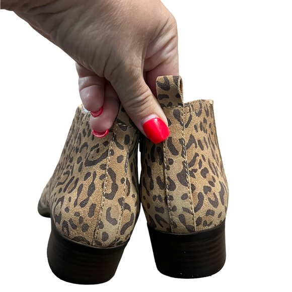 Lucky Brand Javan Print Natural Print Cow Suede Size 7 1/2 - Picture 3 of 7